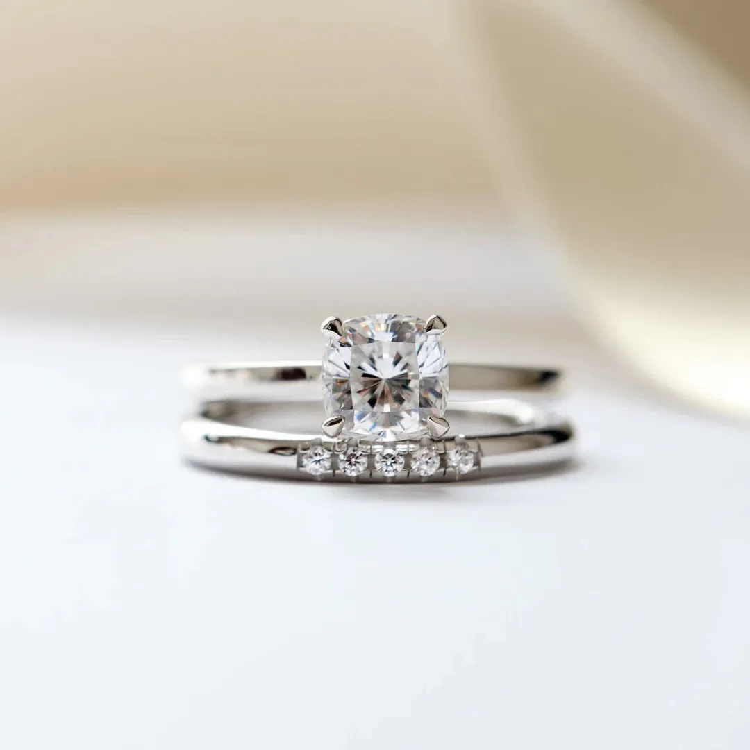 /public/photos/live/Cushion Cut 5 Stone Moissanite Matching Engagement Ring Set 715 (1).webp